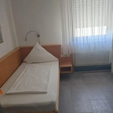 Deutsches Haus Hotel *